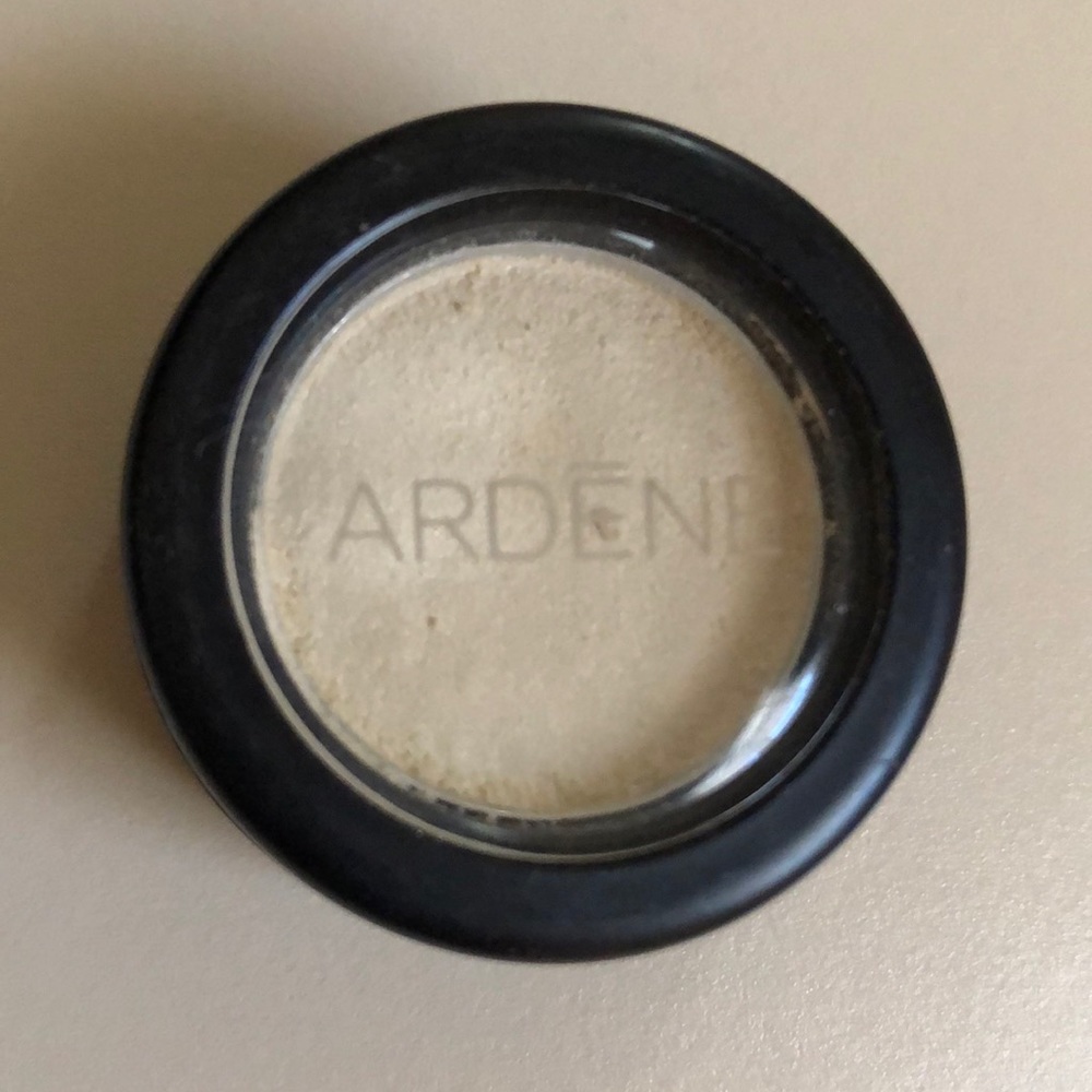 💛 Opened. Ardene Eye Shadow - 96 - Light Yellow - 3.1 g